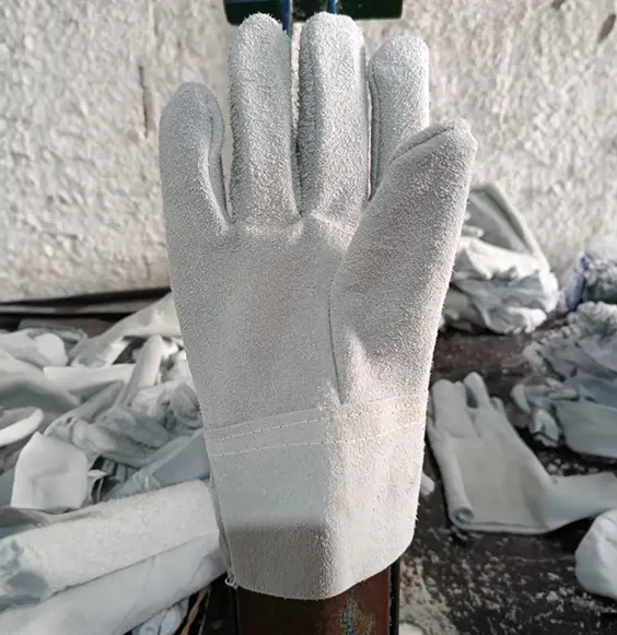 Luva de raspa para proteção das mãos
